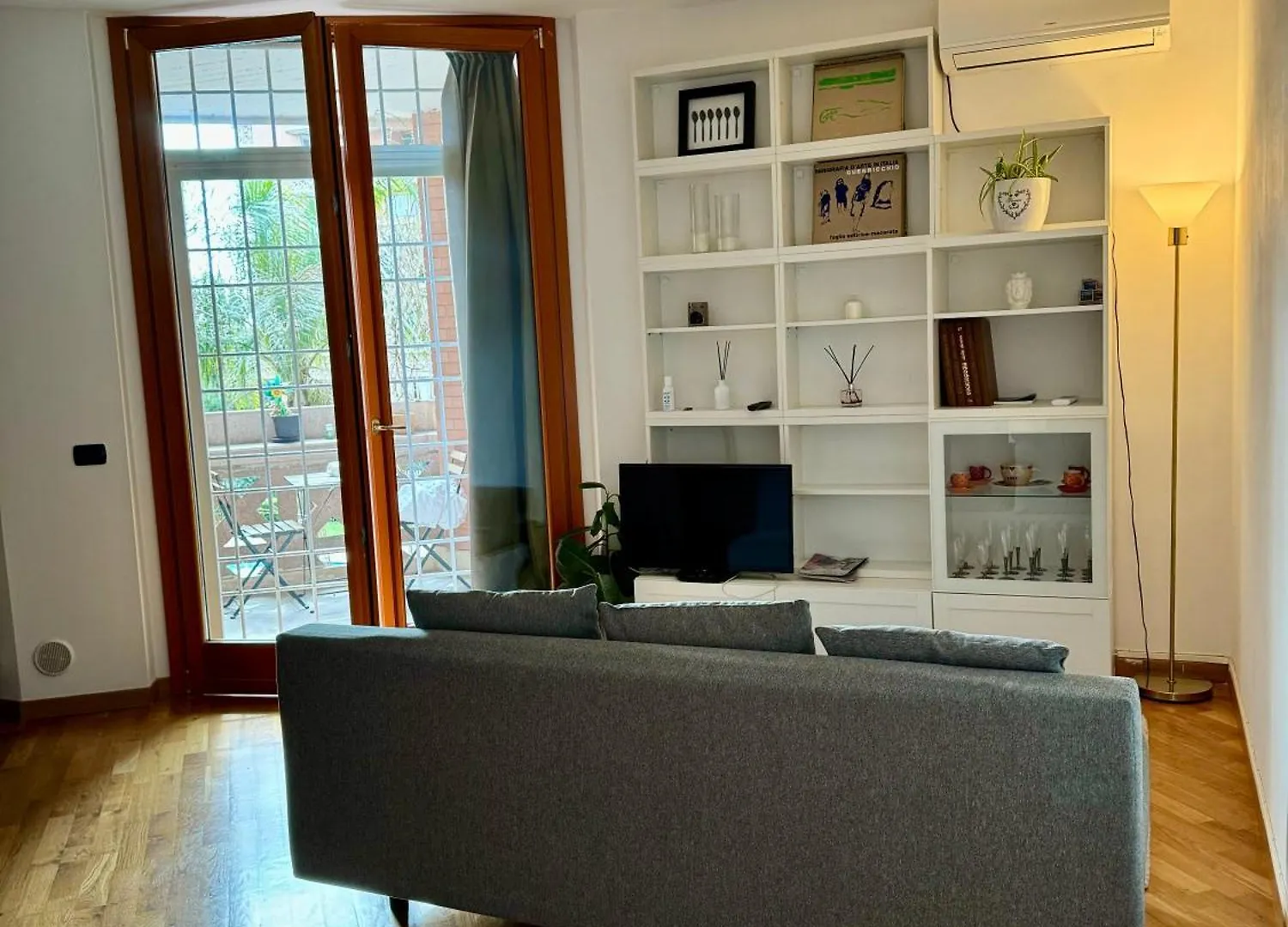 Flaminia Home ローマ