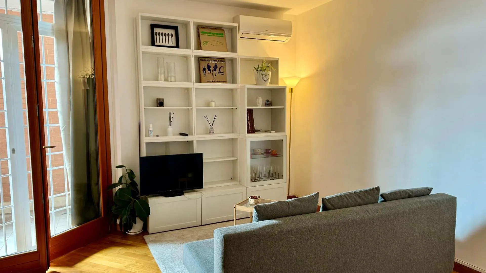 Flaminia Home ローマ